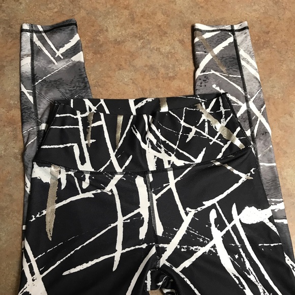 Fabletics black/white/silver high rise leggings - Picture 3 of 12